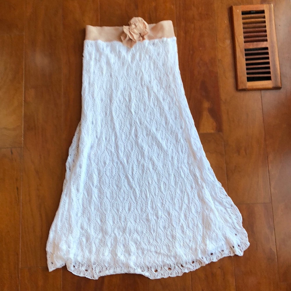 NWT BEBE POINTELLE FLOWER DRESS, Size S